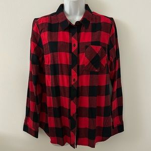 Eddie Bauer red/black plaid button down flannel shirt